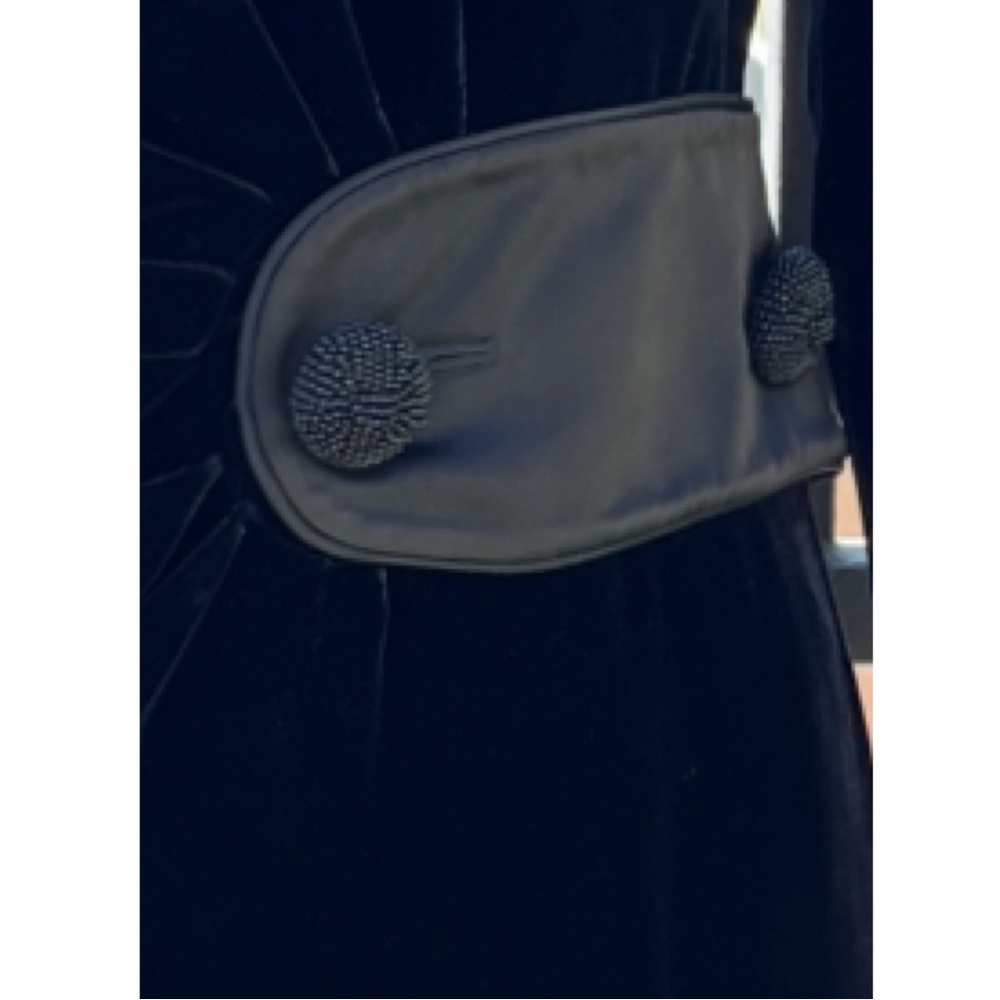 VALENTINO Vintage Black Backless Velvet Gown - Picture 6 of 8